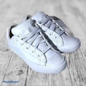 White converse all stars low tops leather
